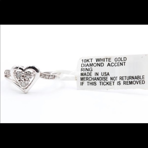 1/6 Carat Diamond Heart 10K White Gold Ring Size 7 - Picture 2 of 5